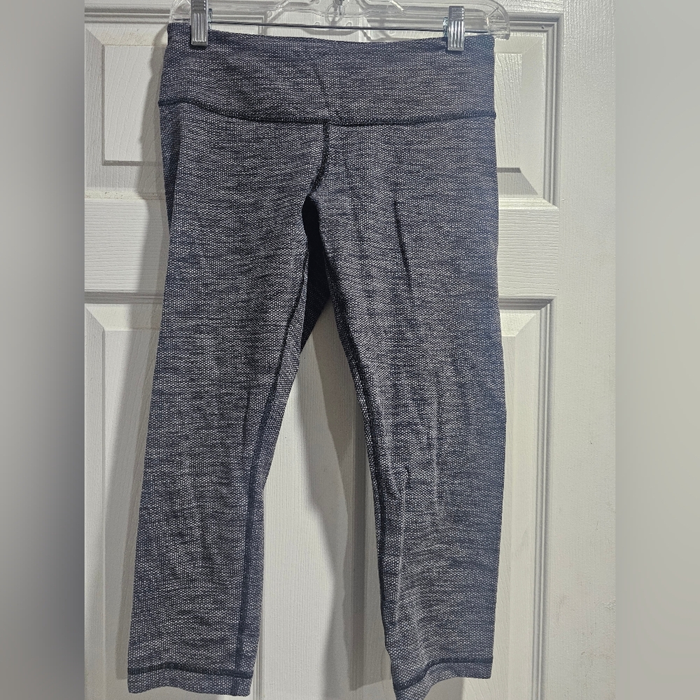 Lululemon Dark Gray Cropped Leggings